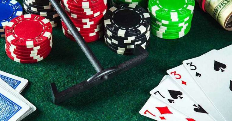 Bài Poker là gì ? Luật chơi bài poker